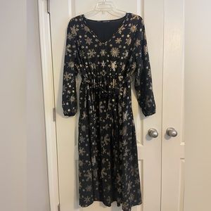 V neck, long sleeve, elastic waist long dress